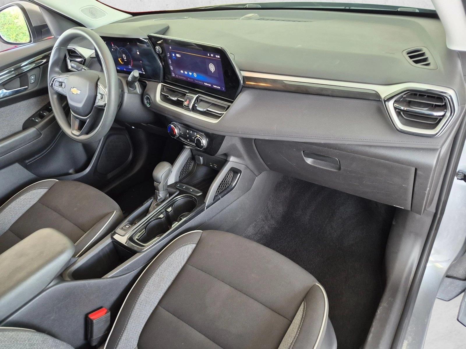 Used 2025 Sterling Gray Metallic Chevrolet LT image 19