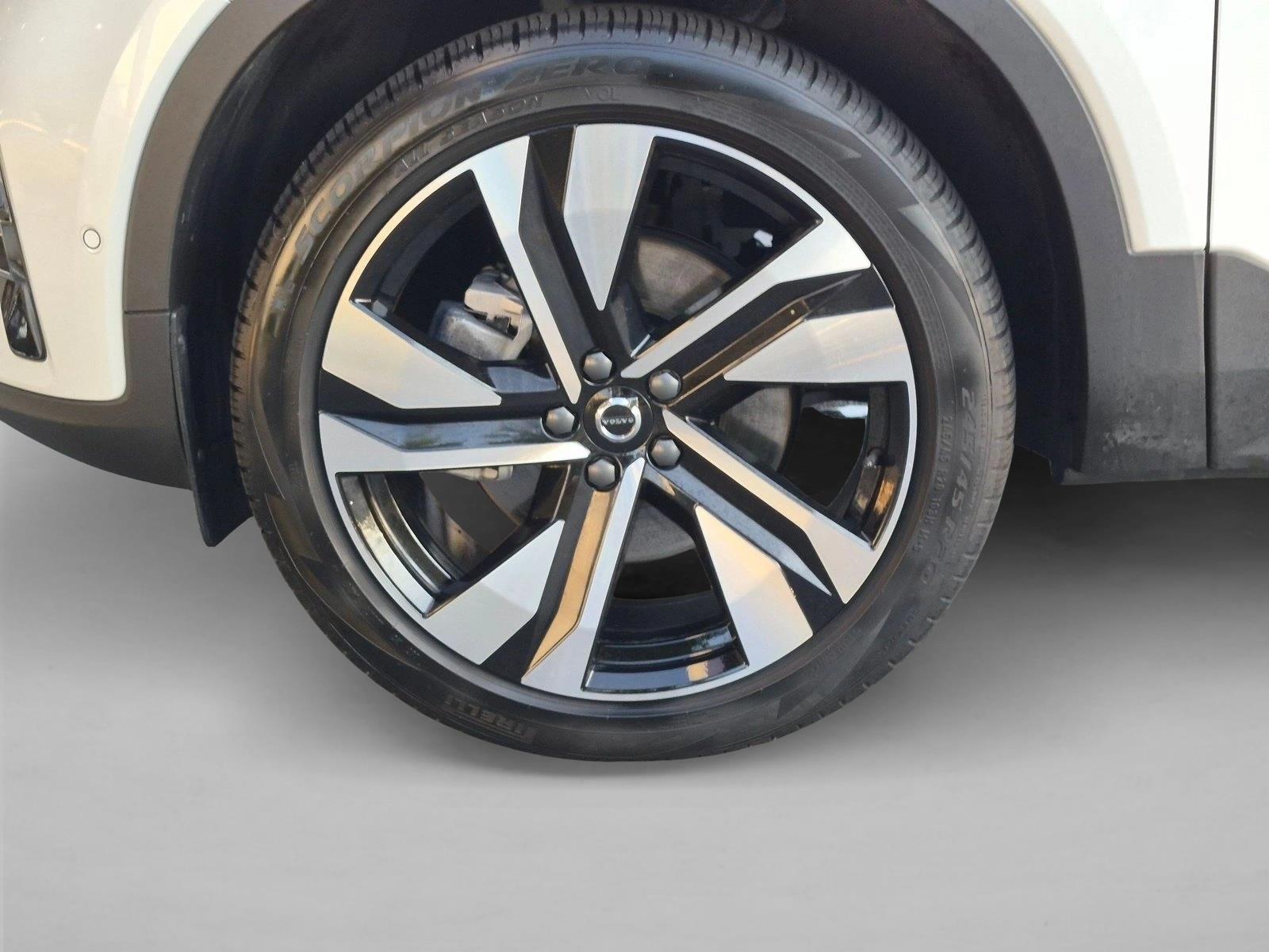 Used 2026 Crystal White Volvo Ultra image 21