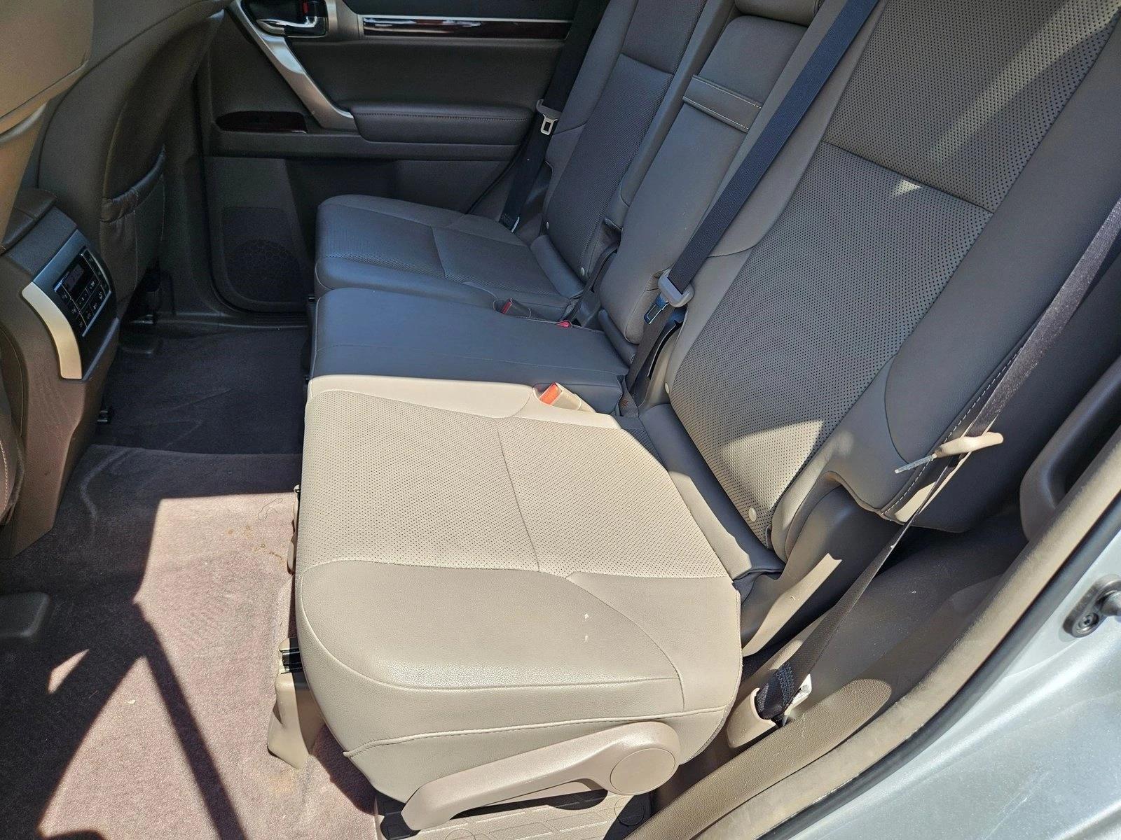 Used 2019 Silver Lining Metallic Lexus GX 460 image 18