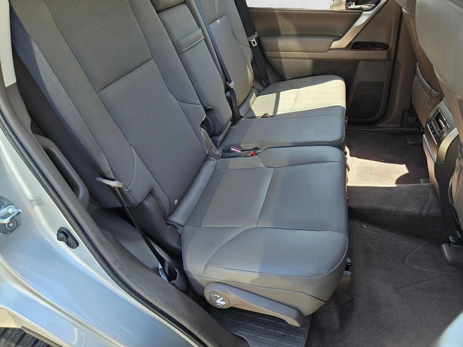 Used 2019 Silver Lining Metallic Lexus GX 460 image 19
