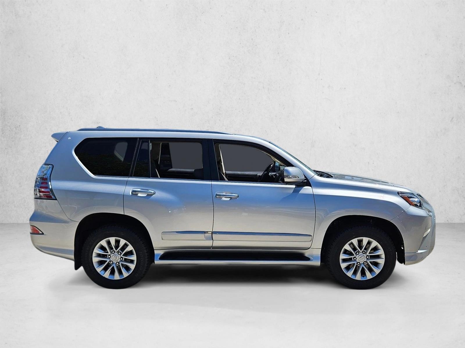 Used 2019 Silver Lining Metallic Lexus GX 460 image 4