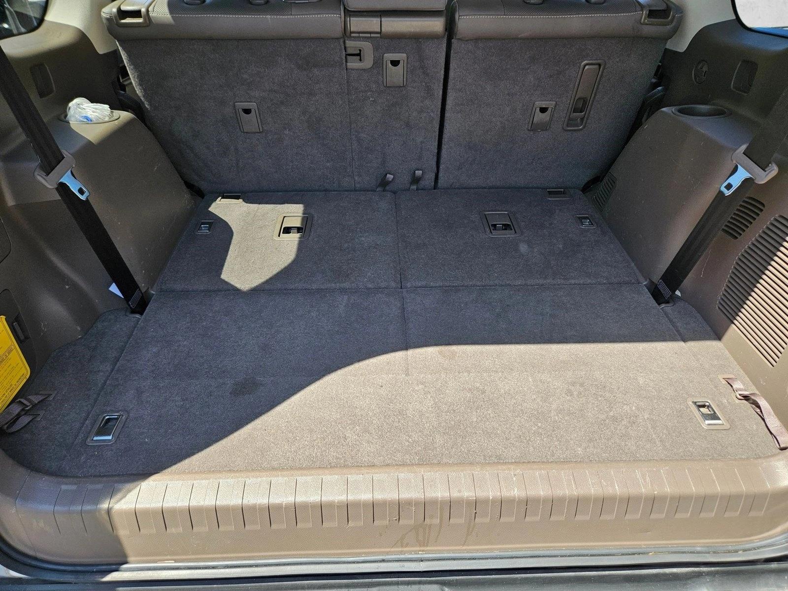 Used 2019 Silver Lining Metallic Lexus GX 460 image 6