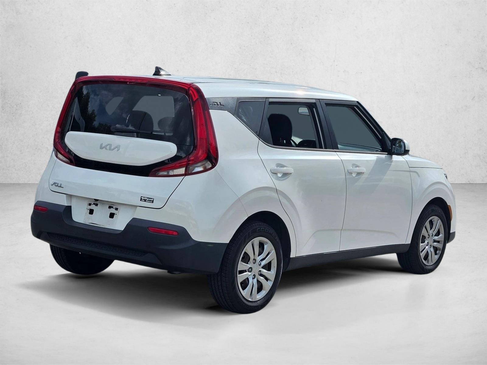 Used 2022 Snow White Pearl Kia LX image 5
