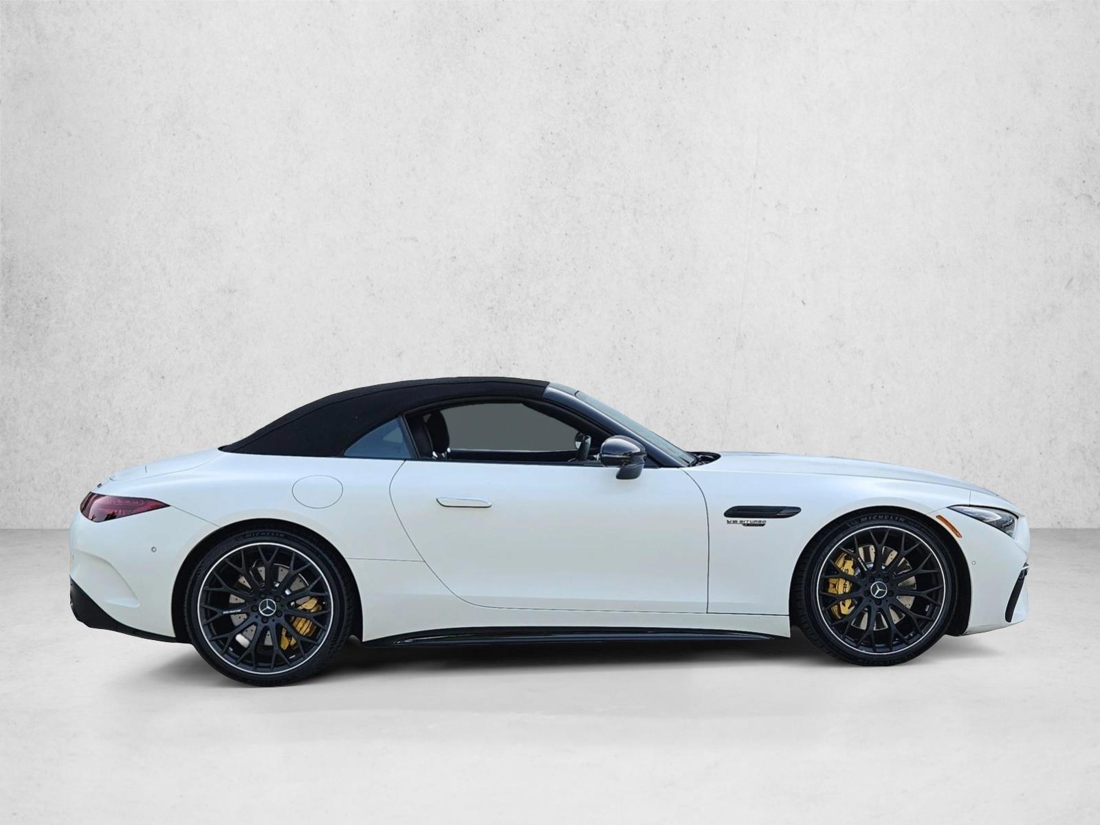 Used 2022 Manufaktur Moonlight White Magno Mercedes-Benz AMG® SL 63 image 4