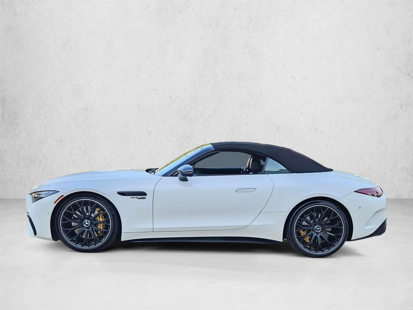 Used 2022 Manufaktur Moonlight White Magno Mercedes-Benz AMG® SL 63 image 9