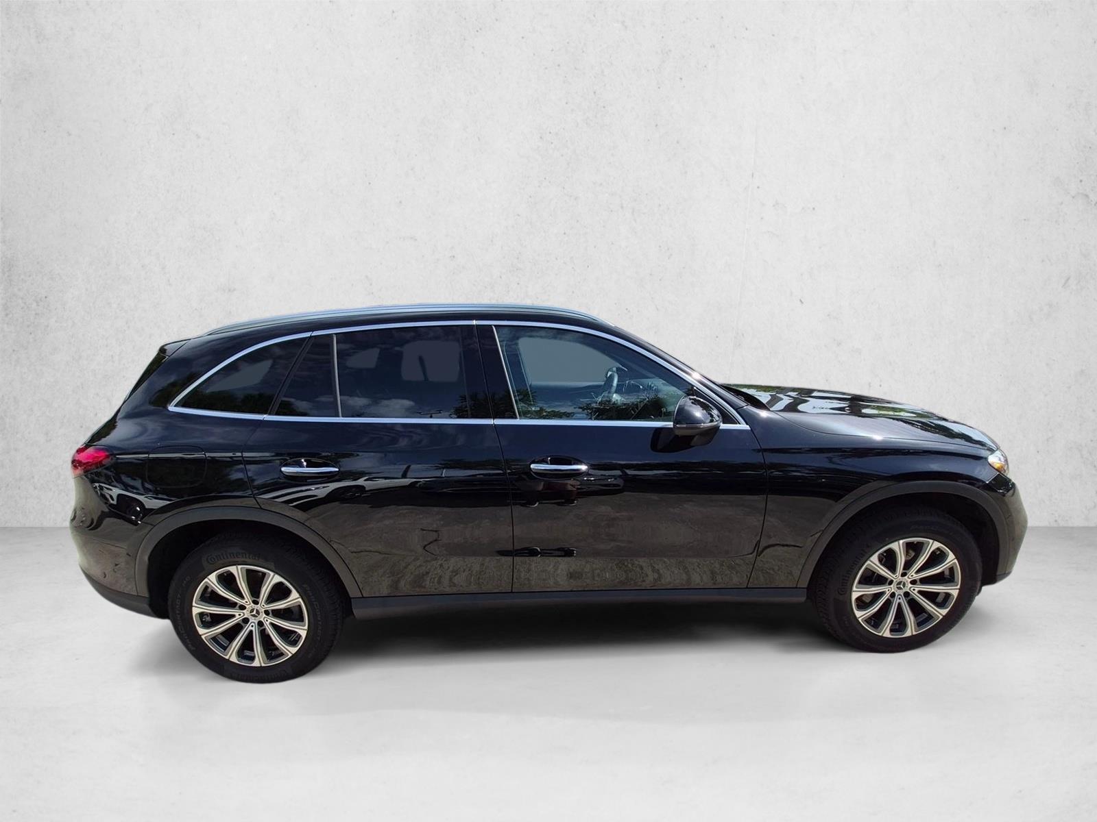 Used 2026 Black Mercedes-Benz GLC 300 image 4