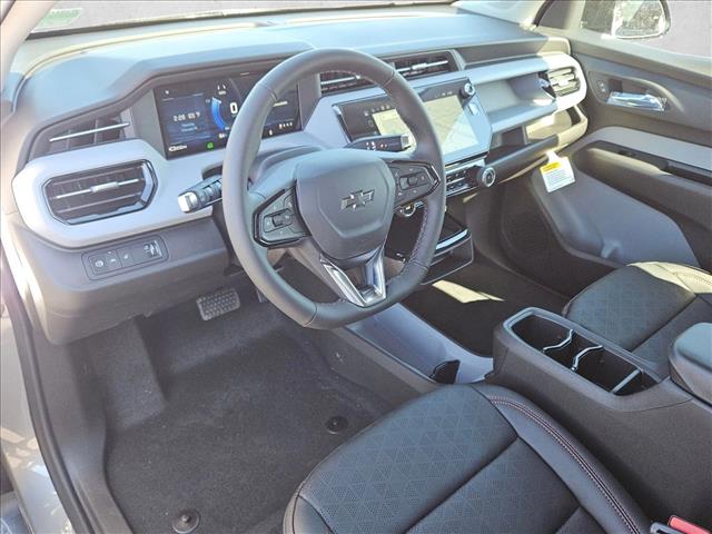 View vehicle photo 3