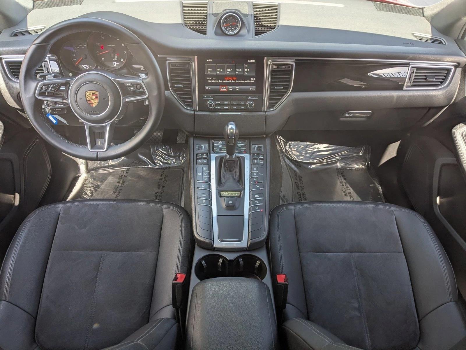 Thumbnail: 2018 Porsche Macan - 3