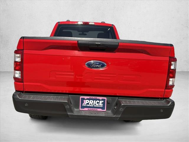 View vehicle photo 4