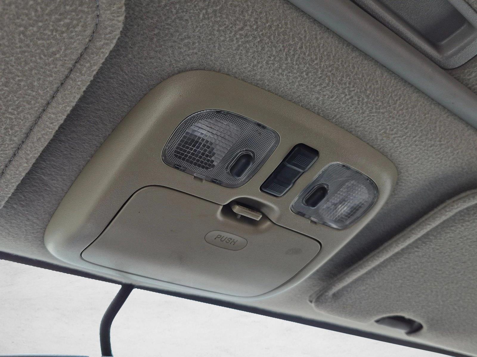 Used 2005 Black Ford Limited image 13