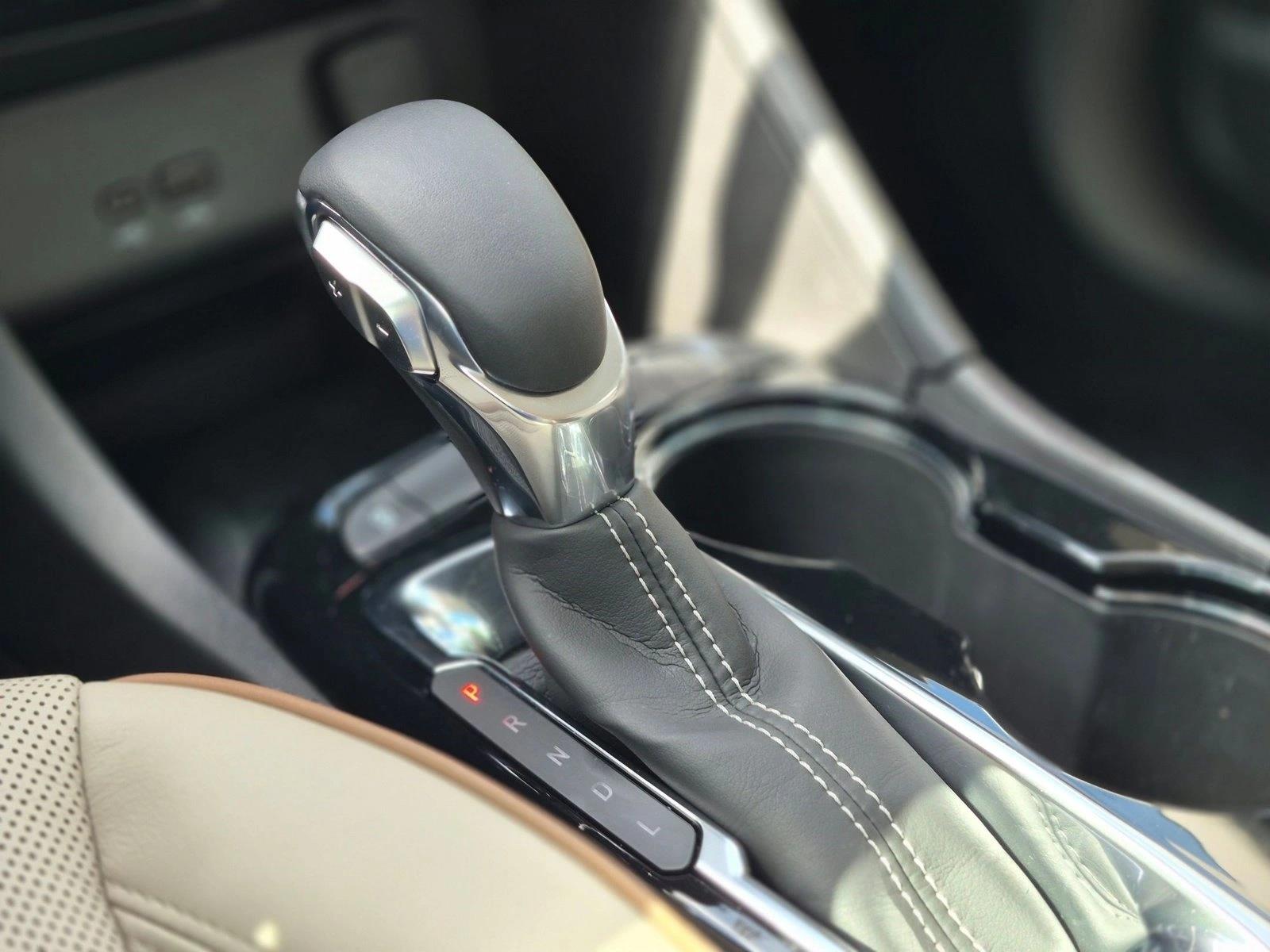 Used 2026 White Frost Tricoat Buick Avenir image 14