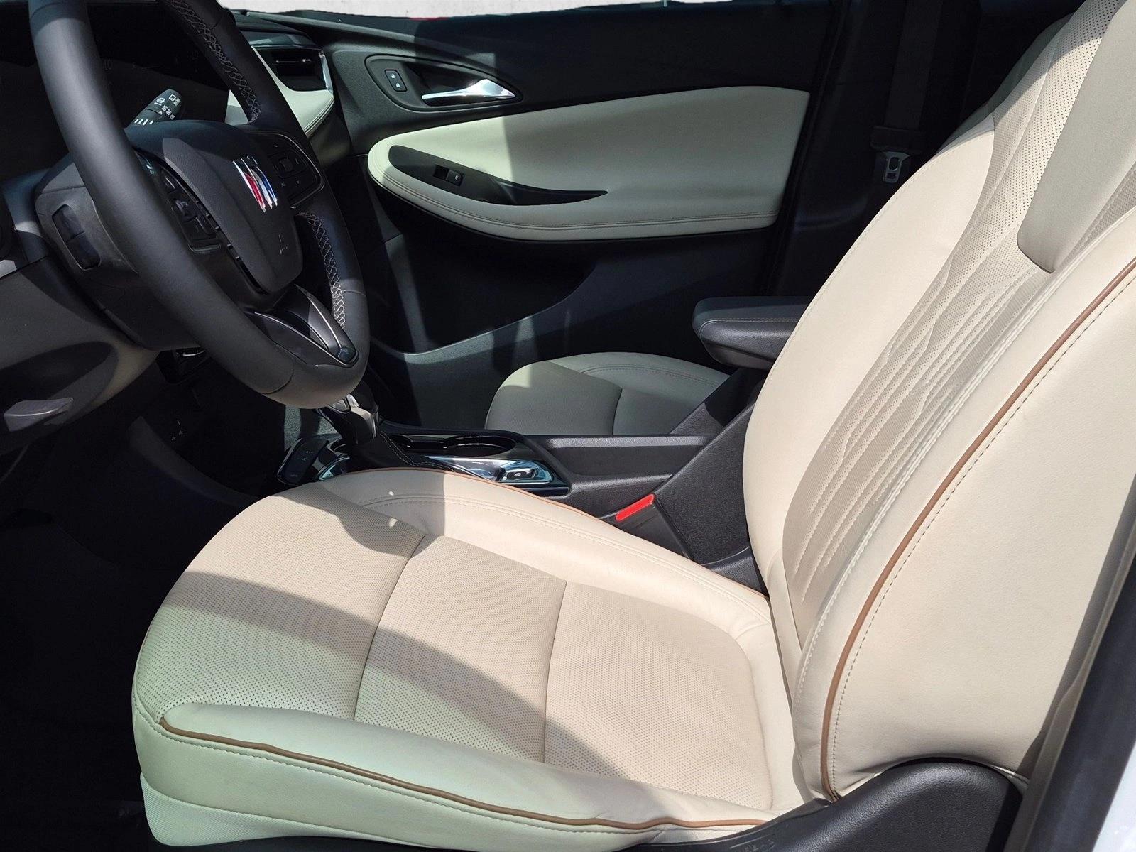 Used 2026 White Frost Tricoat Buick Avenir image 17