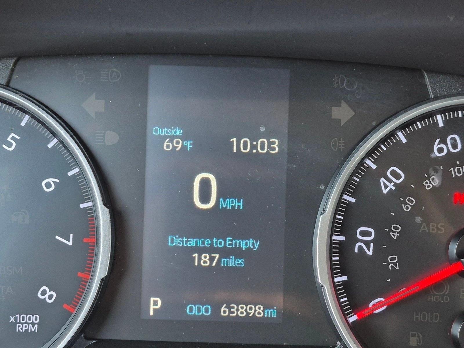Used 2019 Super White Toyota XLE Premium image 10