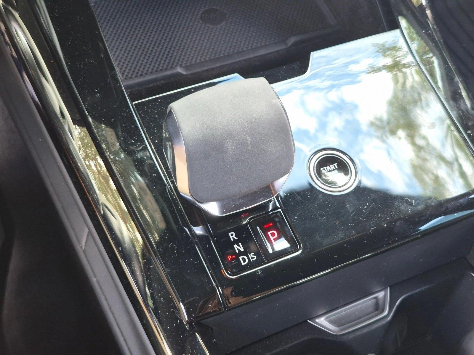 Used 2024 Santorini Black Metallic Land Rover Dynamic SE image 12