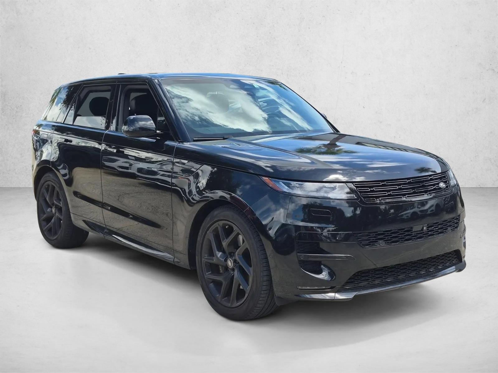 Used 2024 Santorini Black Metallic Land Rover Dynamic SE image 3