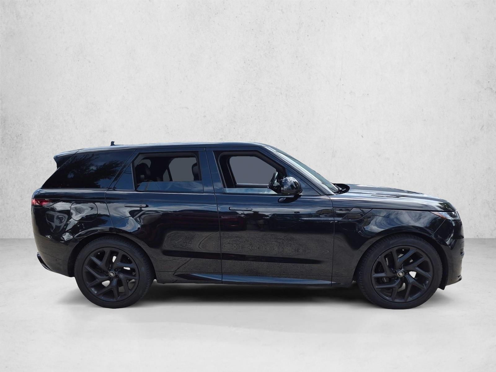 Used 2024 Santorini Black Metallic Land Rover Dynamic SE image 4