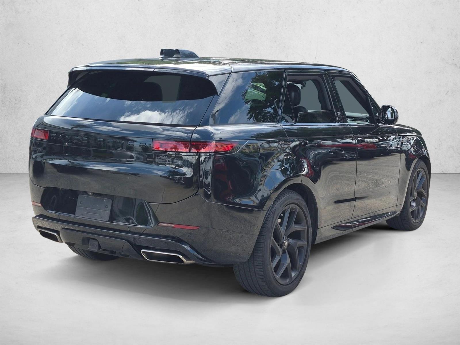 Used 2024 Santorini Black Metallic Land Rover Dynamic SE image 5