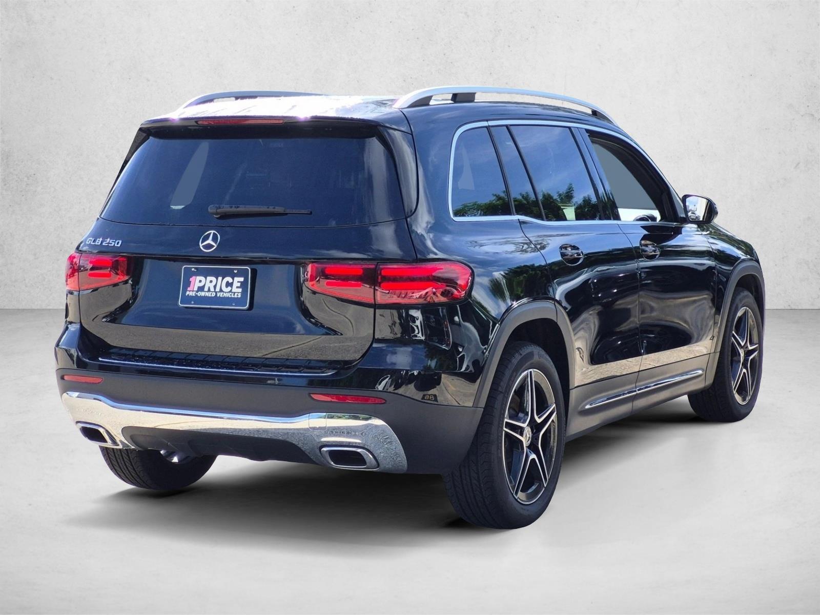 Used 2026 Night Black Mercedes-Benz GLB 250 image 4