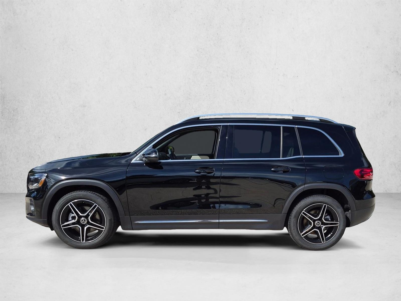 Used 2026 Night Black Mercedes-Benz GLB 250 image 7