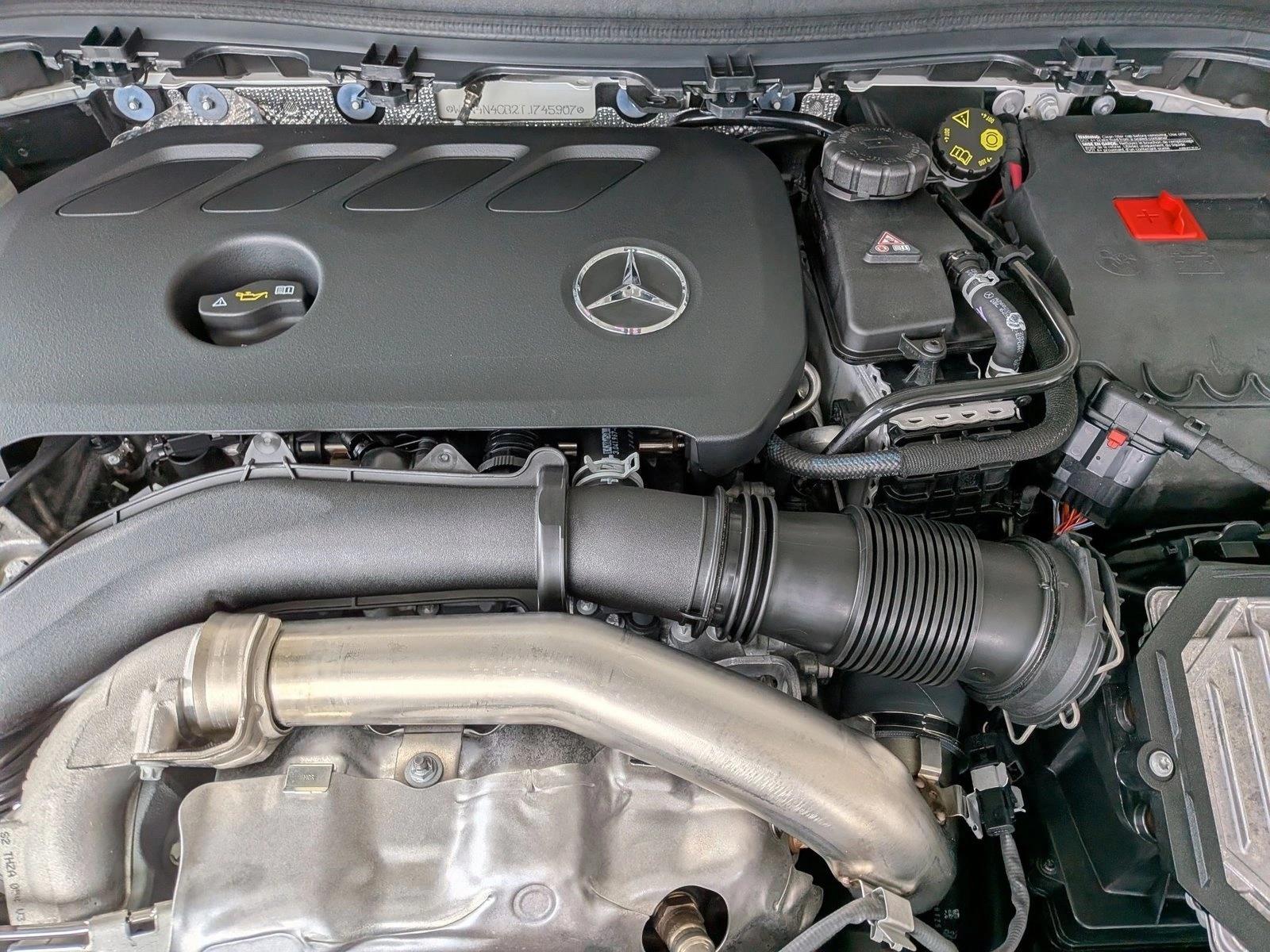 Used 2026 Polar White Mercedes-Benz GLA 250 image 23