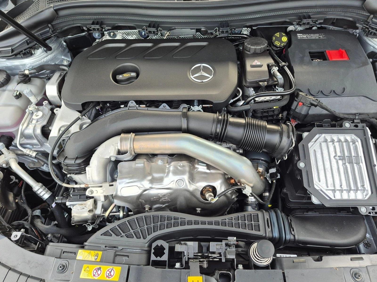 Used 2026 Cirrus Silver Metallic Mercedes-Benz GLA 250 image 15