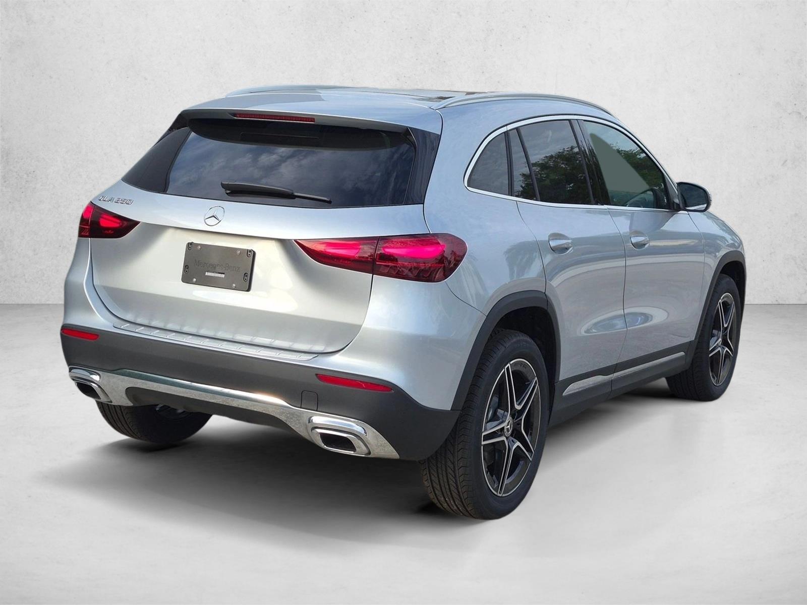 Used 2026 Cirrus Silver Metallic Mercedes-Benz GLA 250 image 2