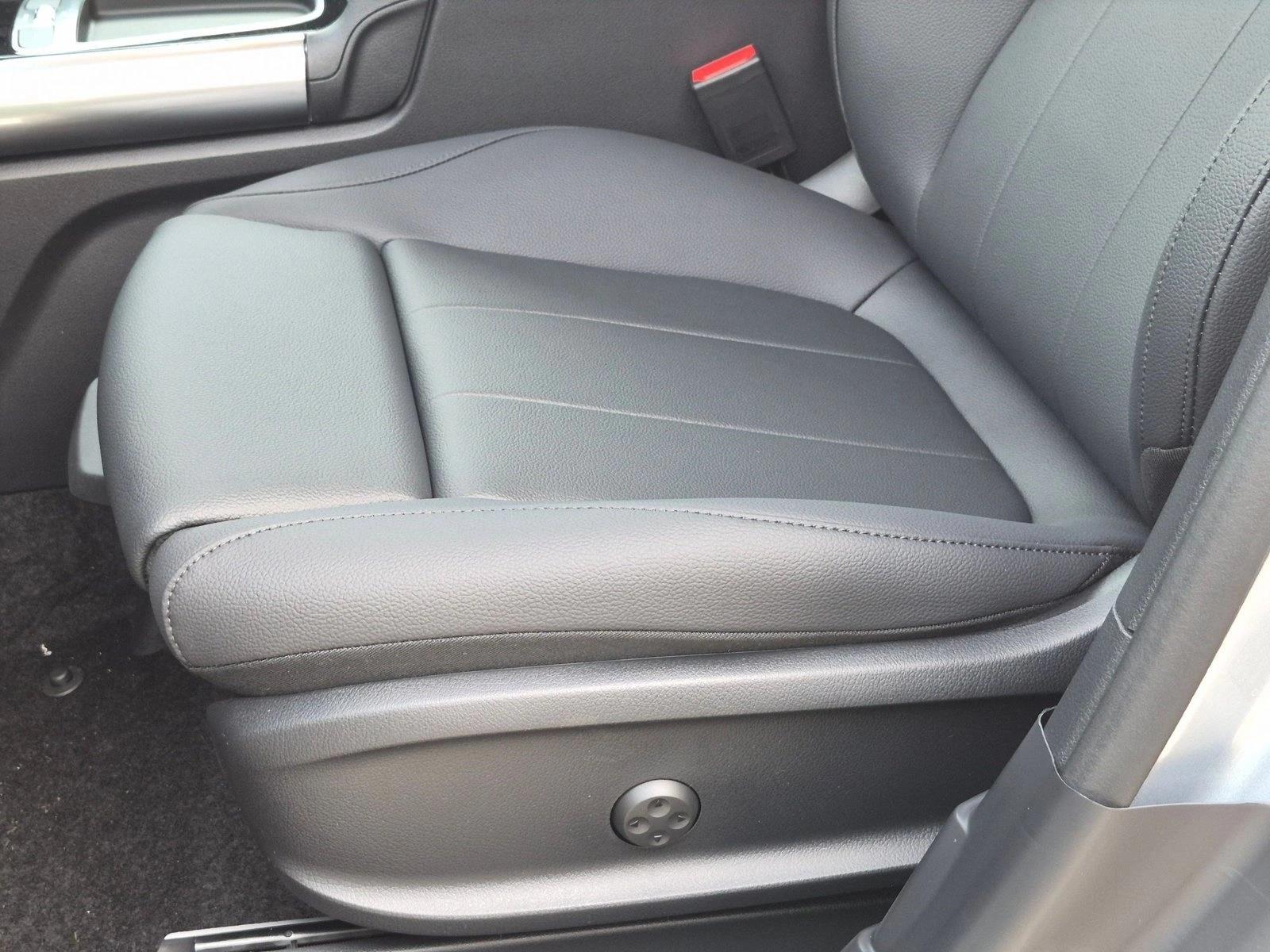 Used 2026 Cirrus Silver Metallic Mercedes-Benz GLA 250 image 4