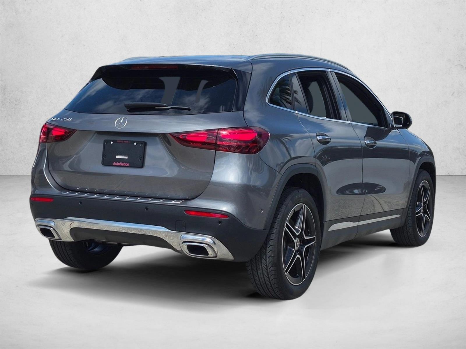 Used 2026 Mountain Grey Metallic Mercedes-Benz GLA 250 image 5