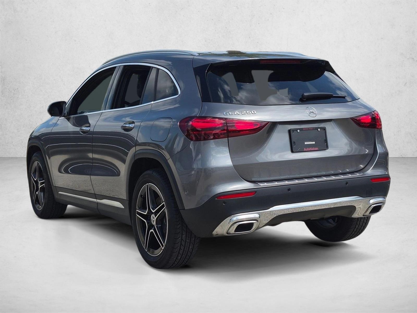 Used 2026 Mountain Grey Metallic Mercedes-Benz GLA 250 image 8