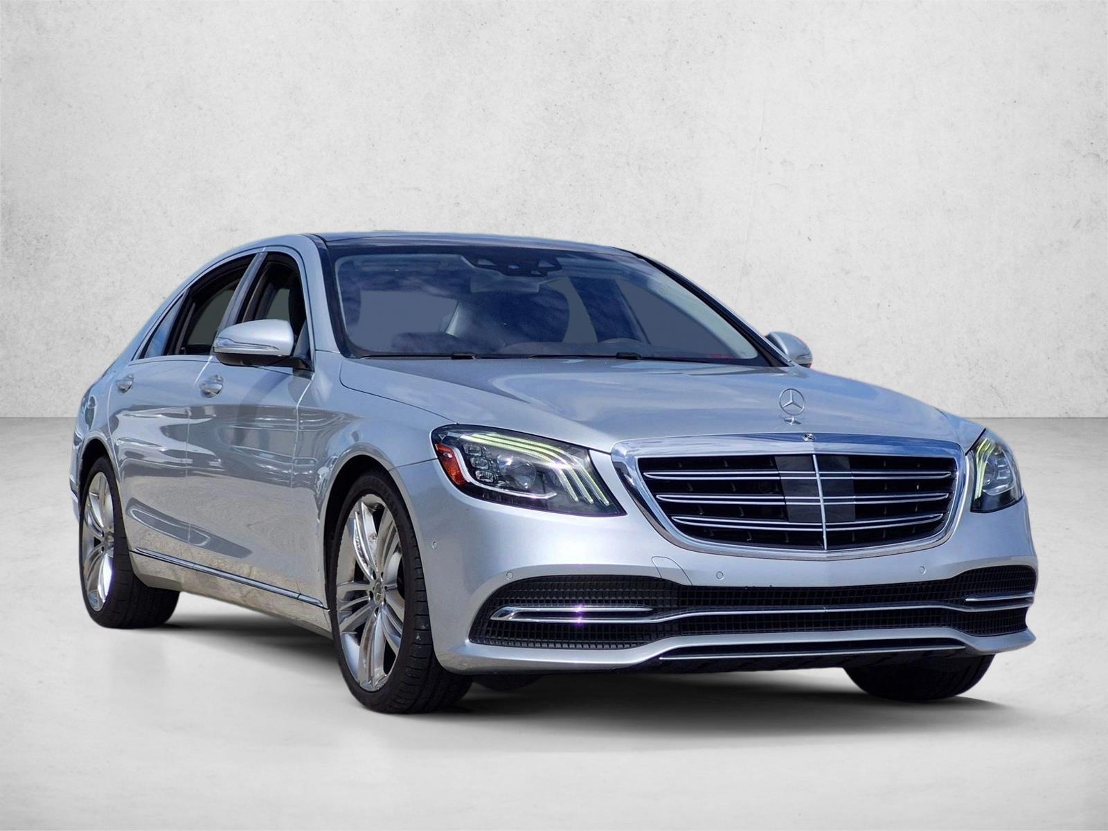 Used 2019 Iridium Silver Metallic Mercedes-Benz S 560 image 3