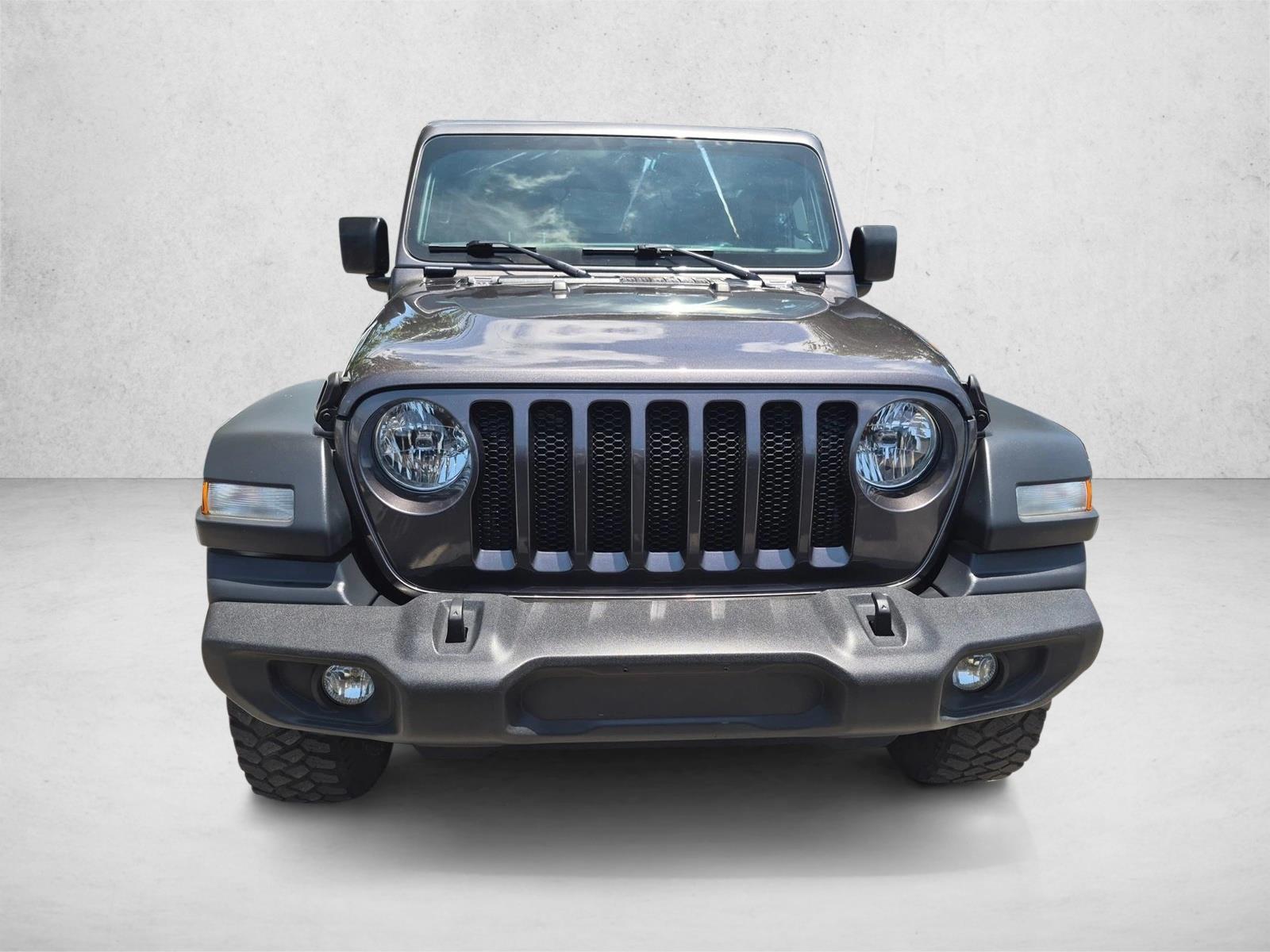 Used 2018 Granite Crystal Metallic Clearcoat Jeep Sport S image 2