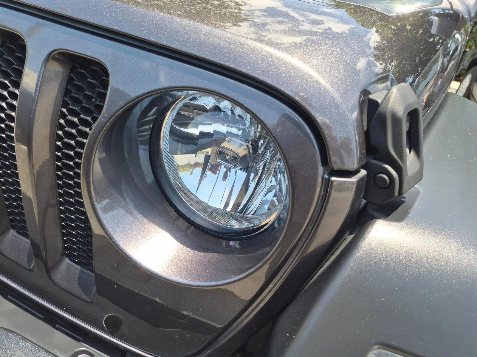 Used 2018 Granite Crystal Metallic Clearcoat Jeep Sport S image 7