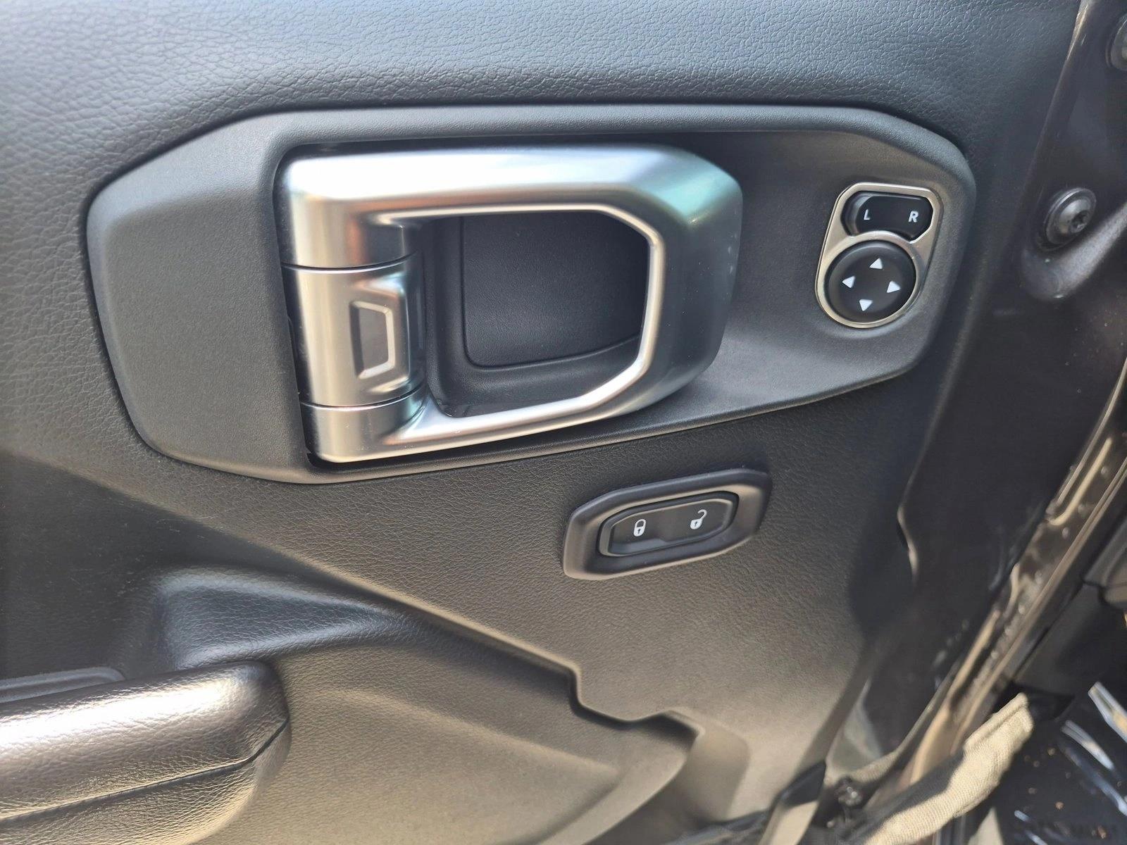 Used 2018 Granite Crystal Metallic Clearcoat Jeep Sport S image 9