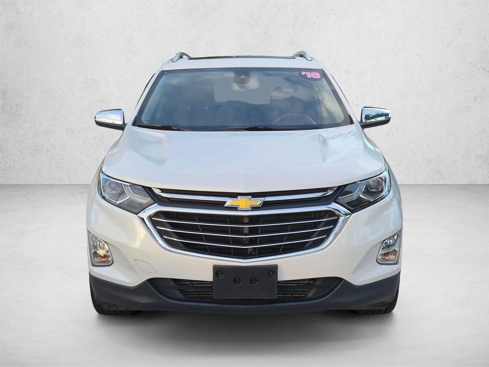 Used 2018 Iridescent Pearl Tricoat Chevrolet Premier image 2