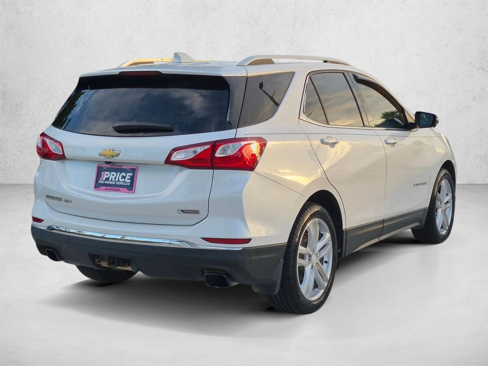 Used 2018 Iridescent Pearl Tricoat Chevrolet Premier image 5