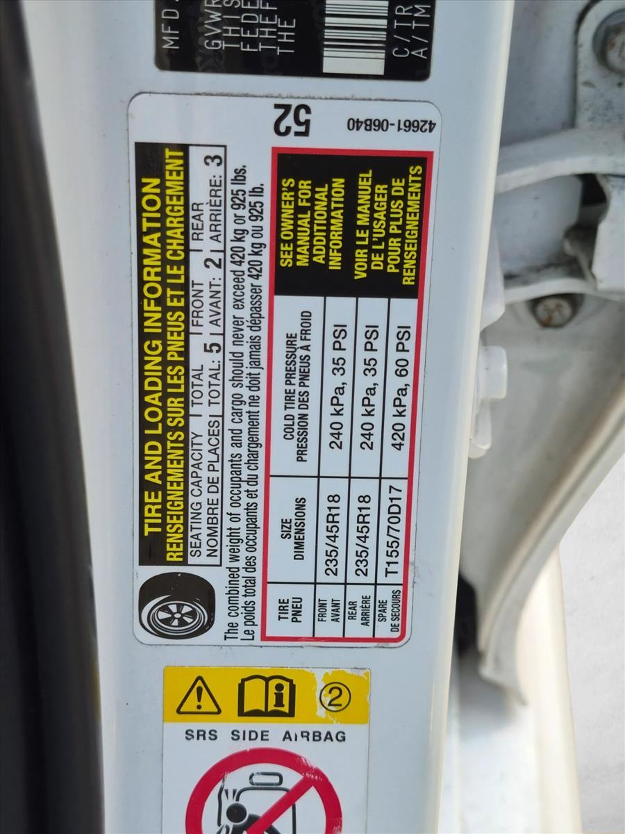 Used 2018 Super White Toyota Hybrid SE image 20