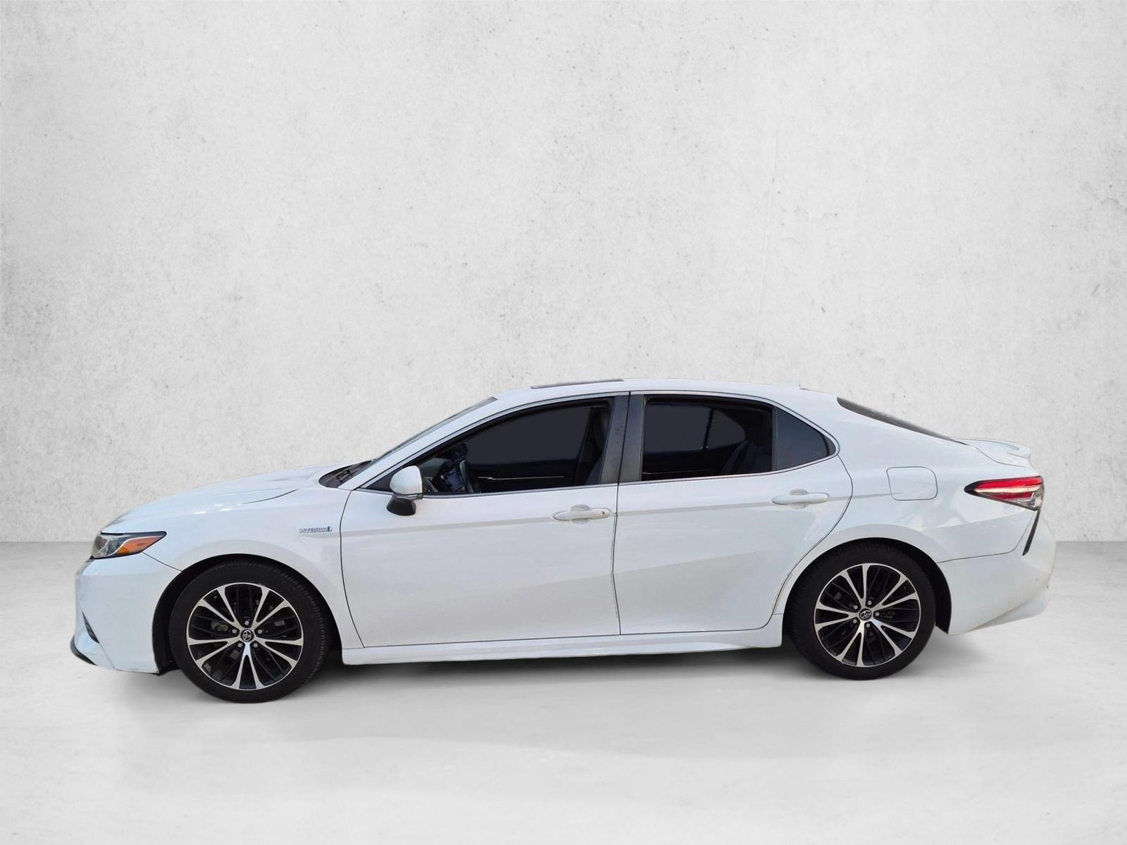 Used 2018 Super White Toyota Hybrid SE image 5