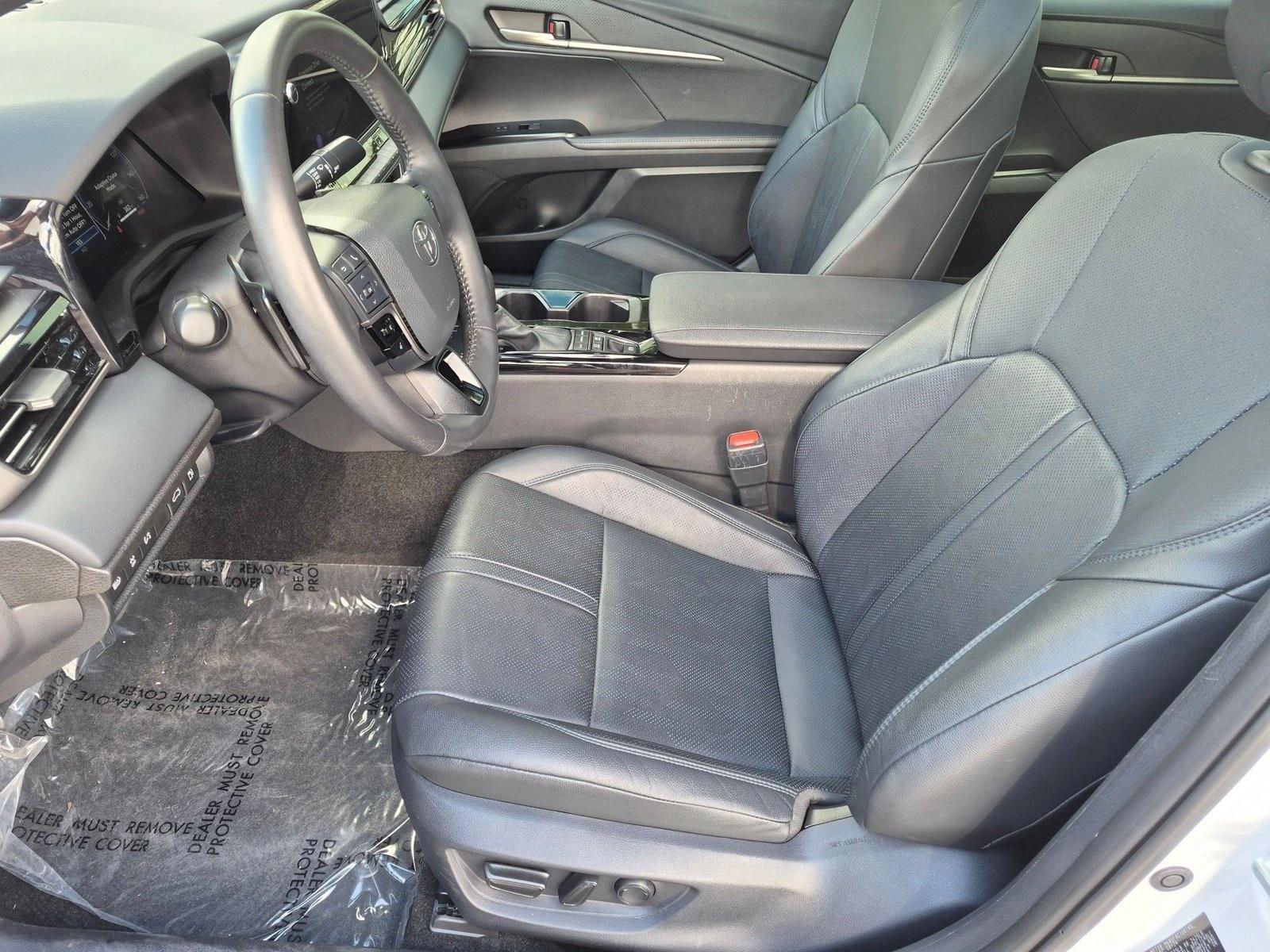 Used 2025 Wind Chill Pearl Toyota XSE image 15