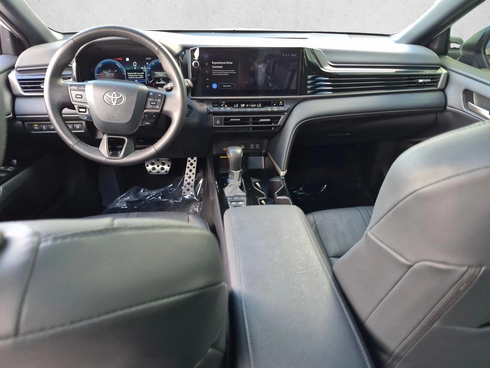 Used 2025 Wind Chill Pearl Toyota XSE image 18