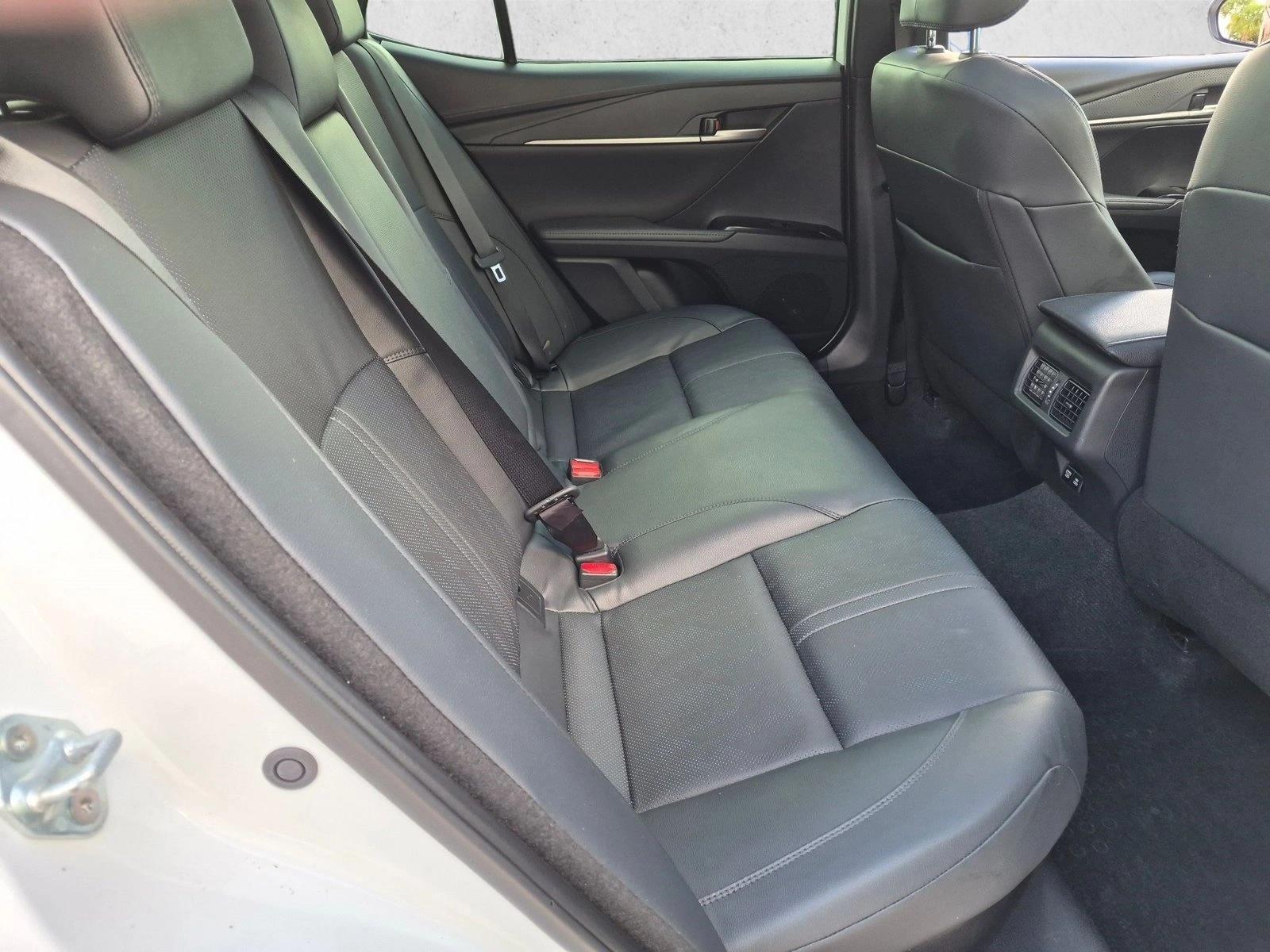 Used 2025 Wind Chill Pearl Toyota XSE image 19
