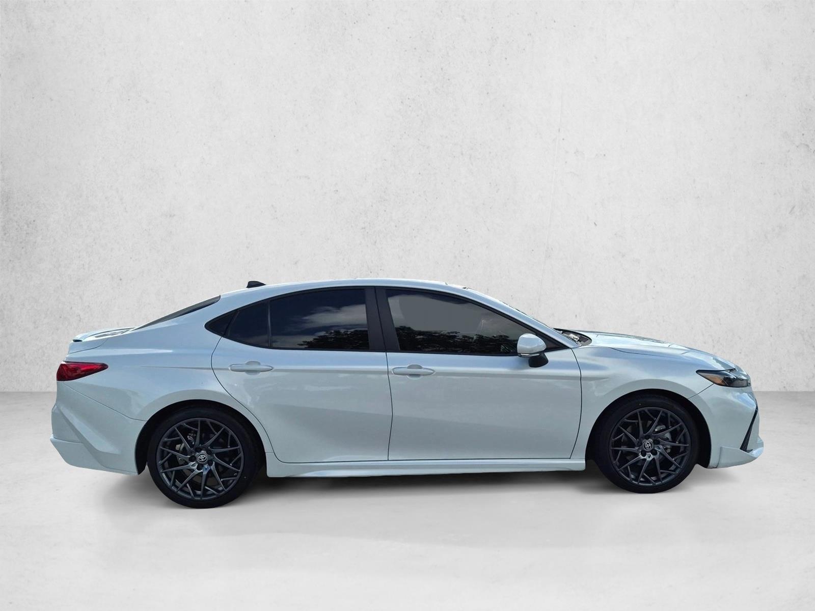 Used 2025 Wind Chill Pearl Toyota XSE image 4