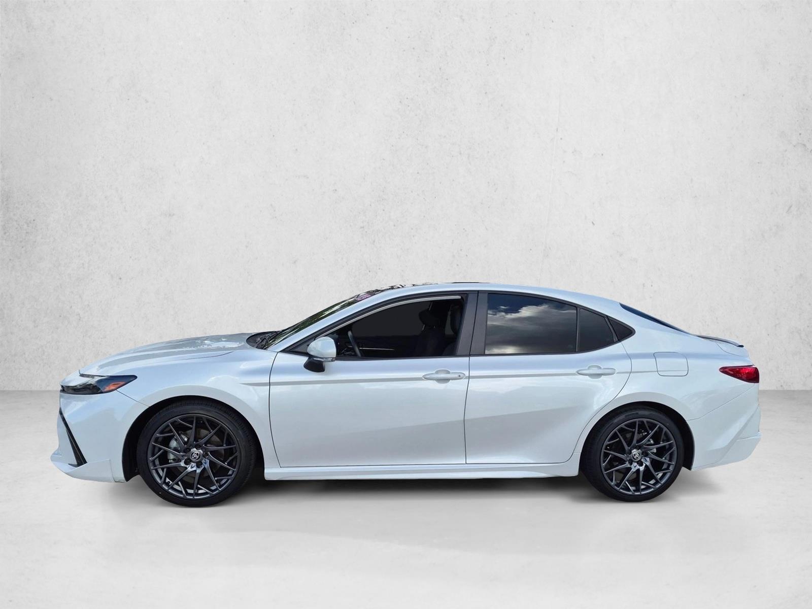 Used 2025 Wind Chill Pearl Toyota XSE image 8