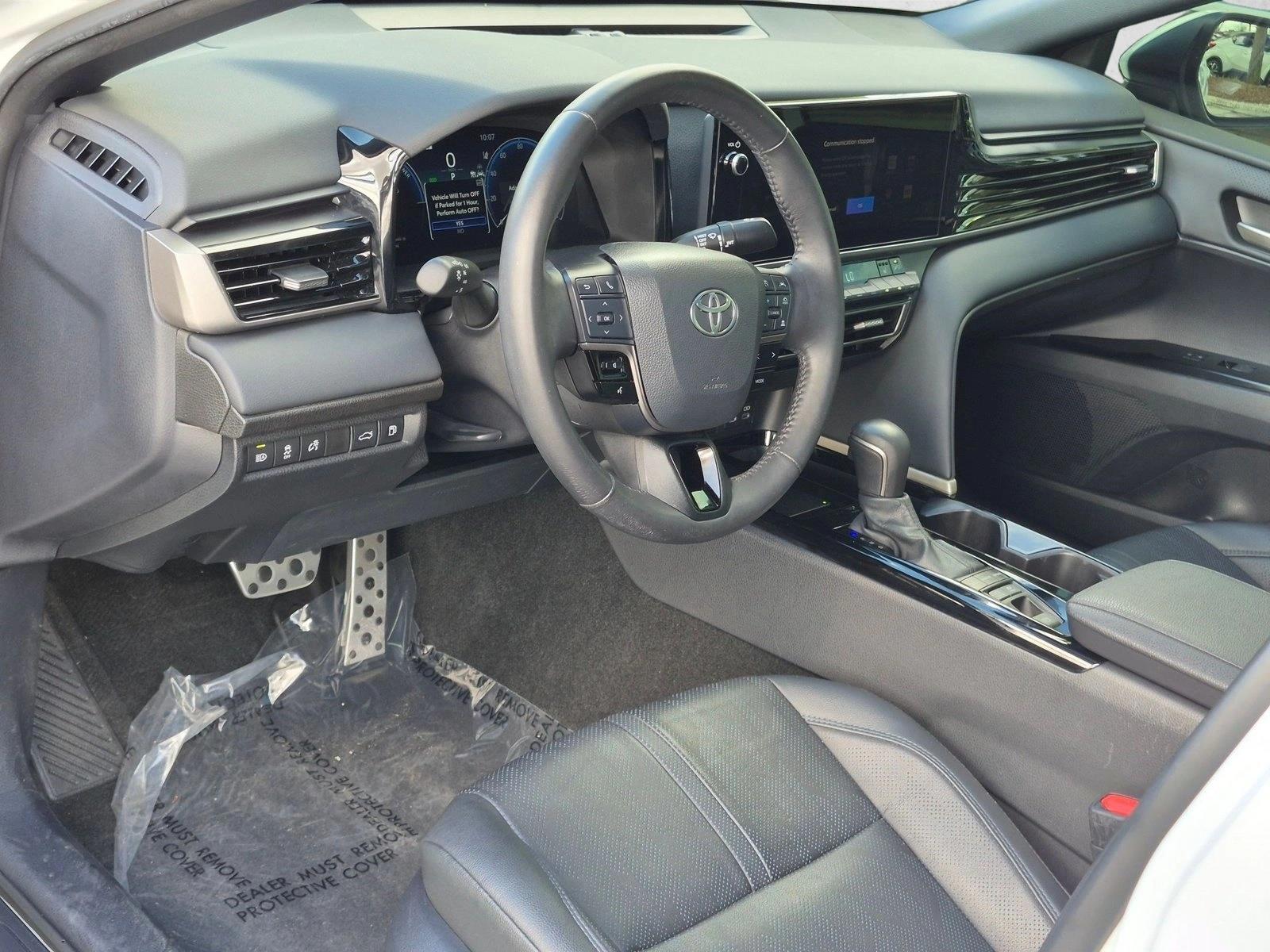 Used 2025 Wind Chill Pearl Toyota XSE image 9