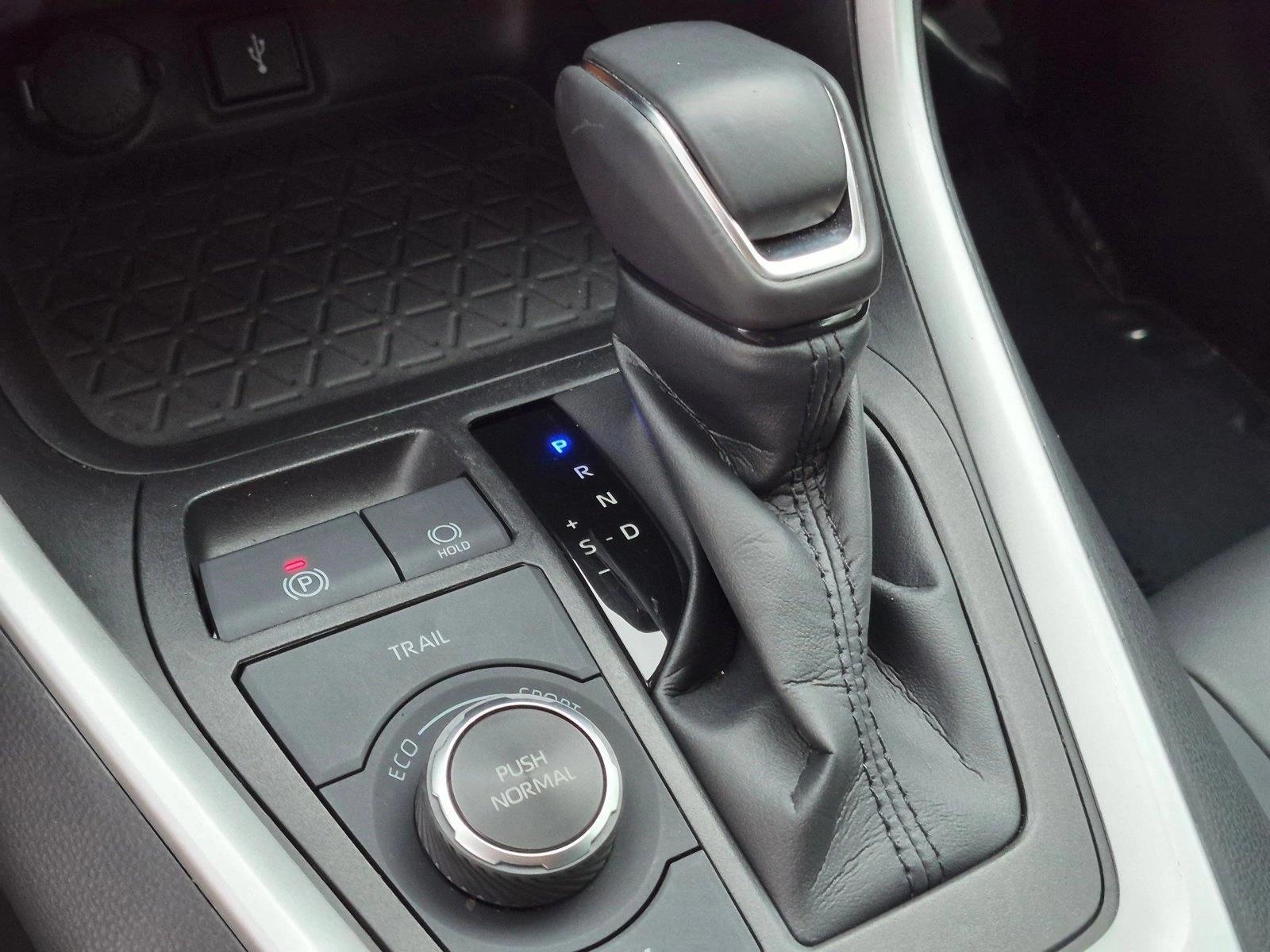 Used 2022 Blizzard Pearl Toyota Hybrid XLE Premium image 11