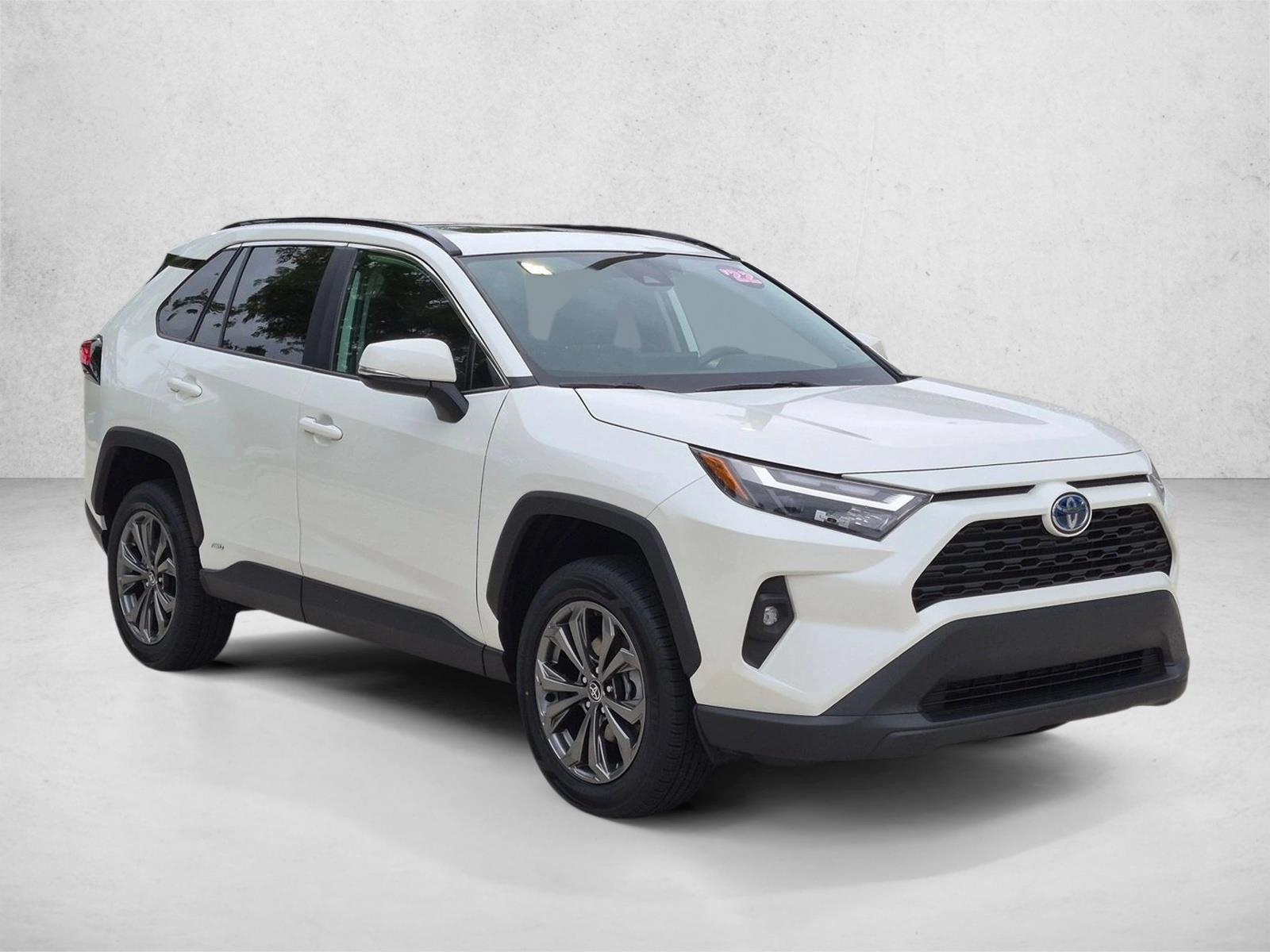 Used 2022 Blizzard Pearl Toyota Hybrid XLE Premium image 3