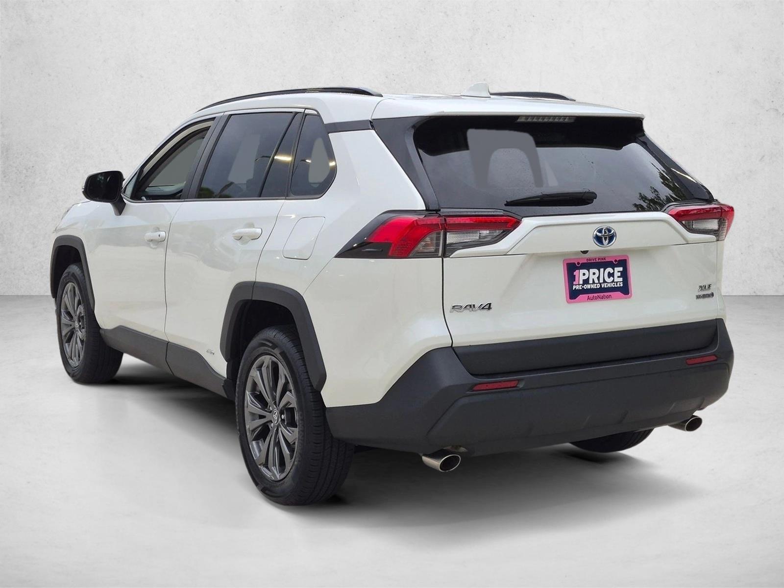 Used 2022 Blizzard Pearl Toyota Hybrid XLE Premium image 7