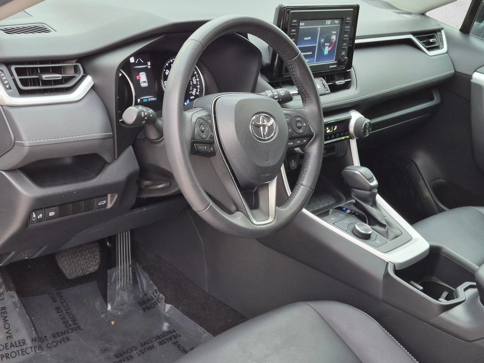 Used 2022 Blizzard Pearl Toyota Hybrid XLE Premium image 9