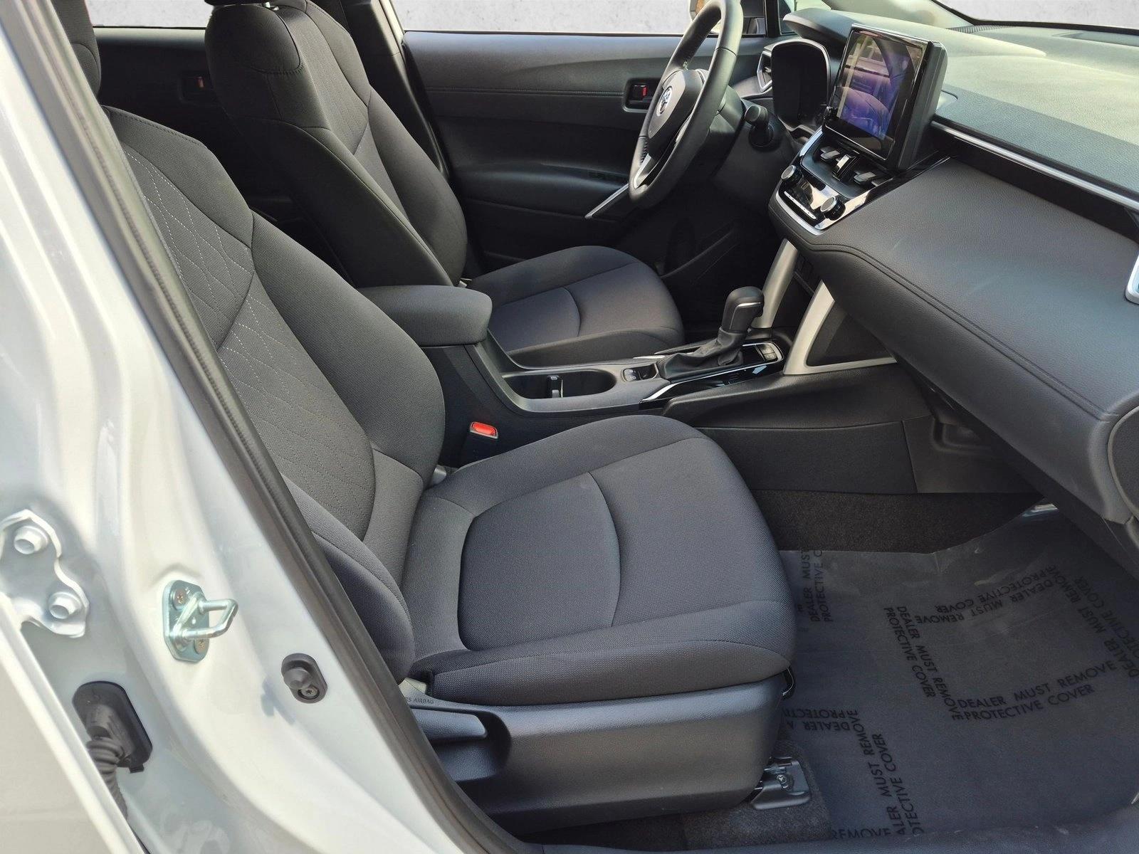 Used 2023 Wind Chill Pearl Toyota LE image 18