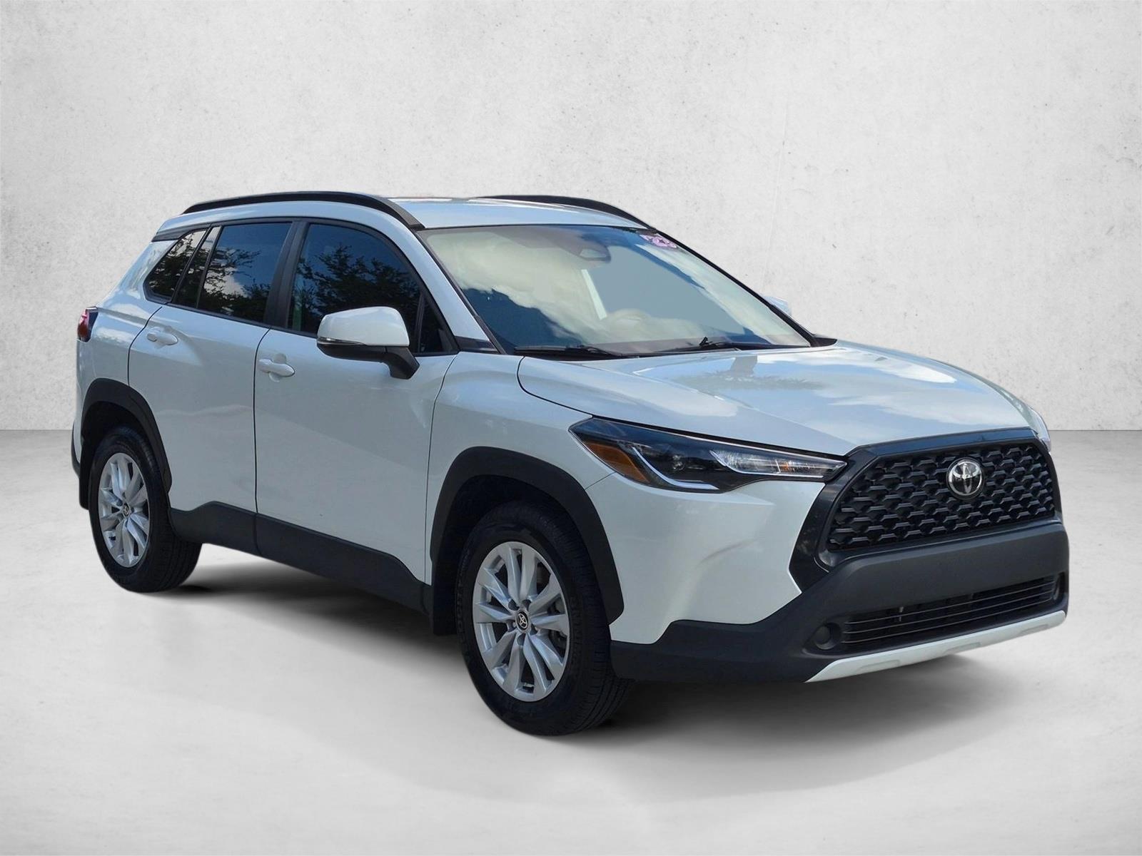 Used 2023 Wind Chill Pearl Toyota LE image 3