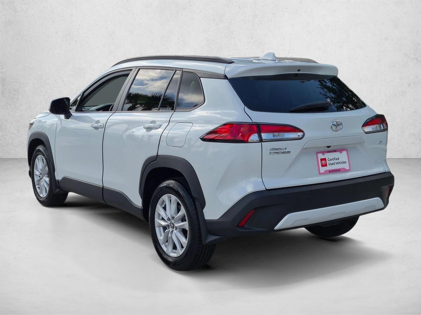 Used 2023 Wind Chill Pearl Toyota LE image 7